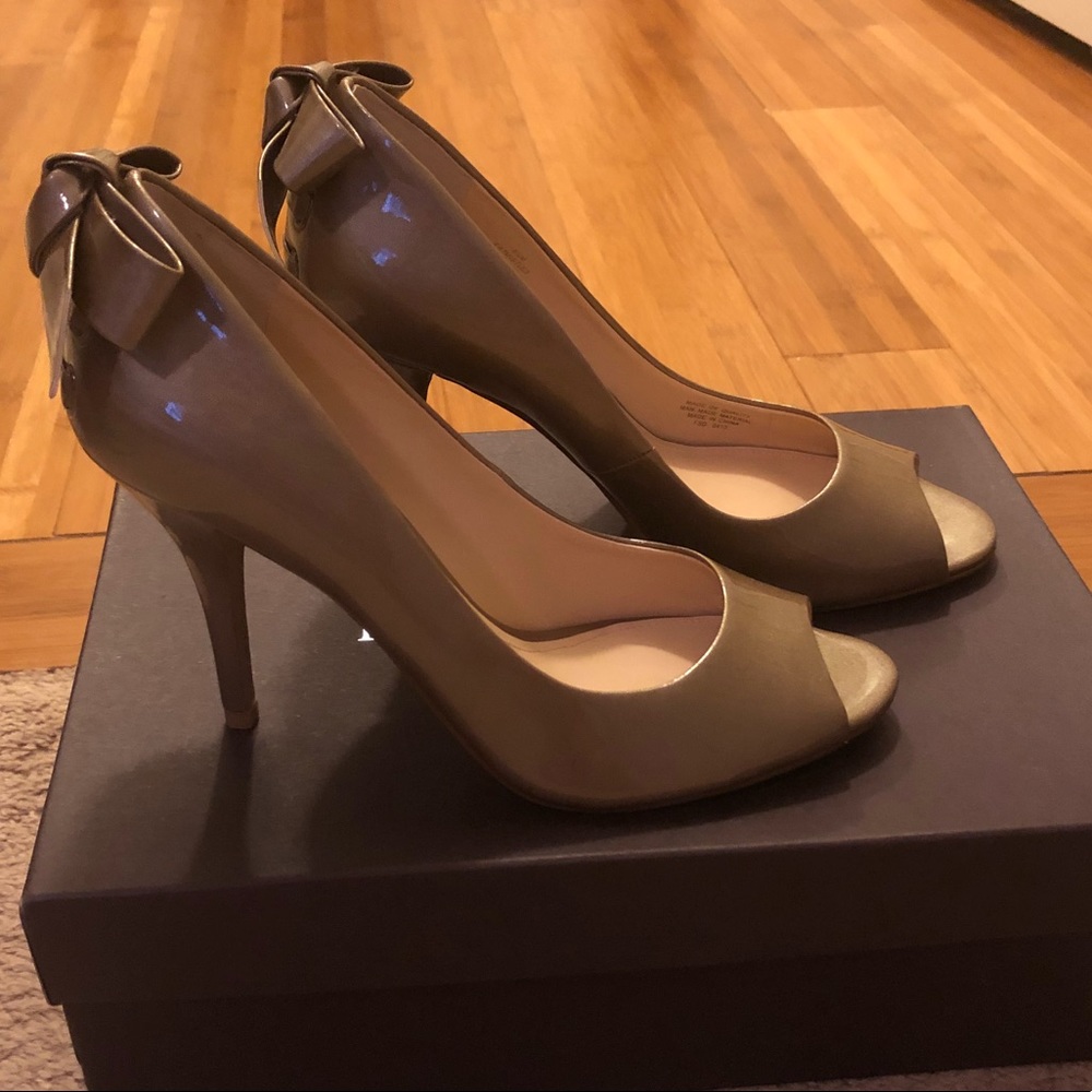Enzo Angiolini Nude Bow Heels